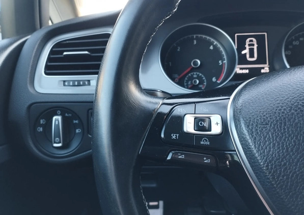 Volkswagen Golf cena 38900 przebieg: 198000, rok produkcji 2015 z Szczucin małe 596